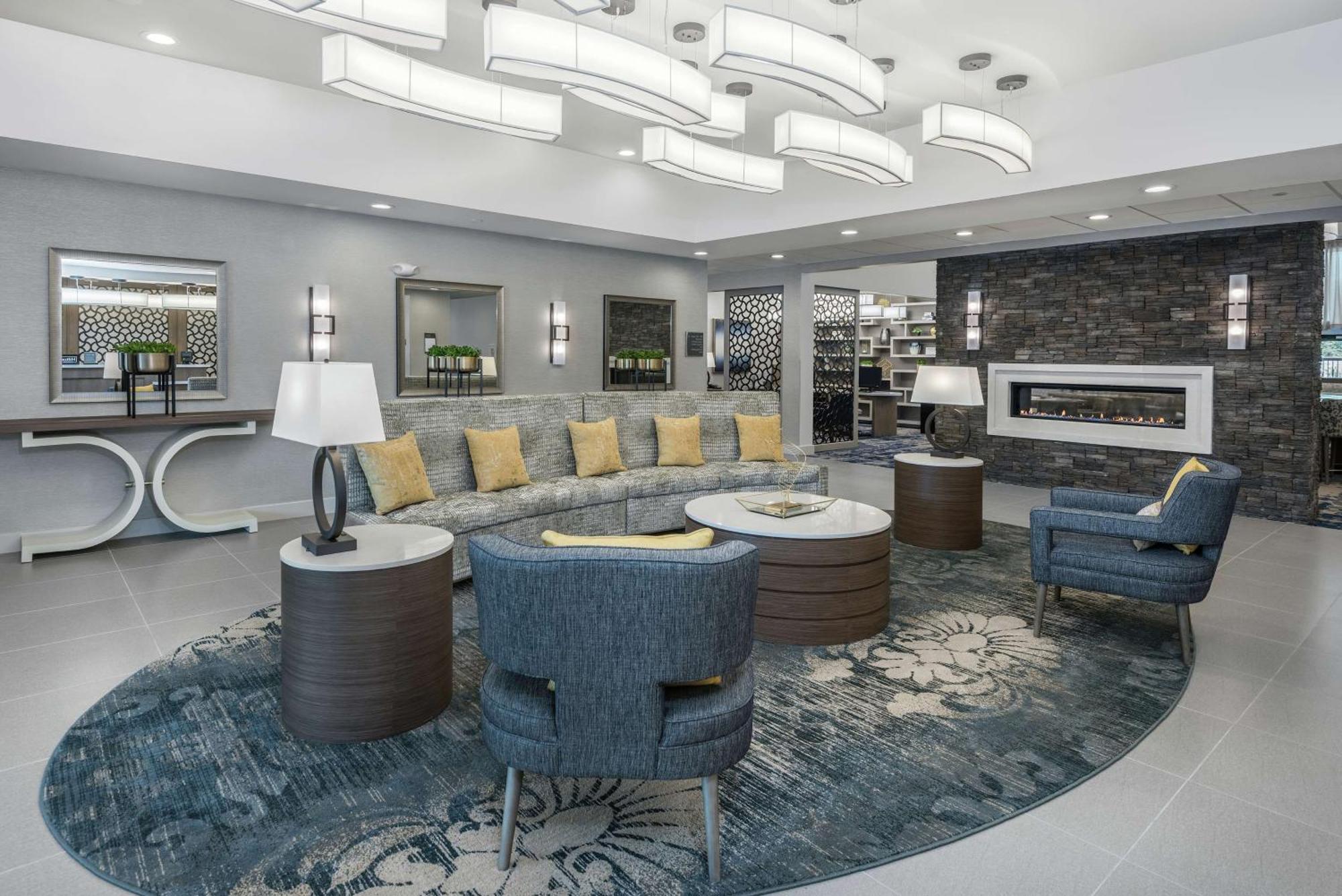 Homewood By Hilton Memorial Otel